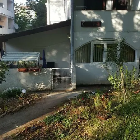 Garden Apartment Porec